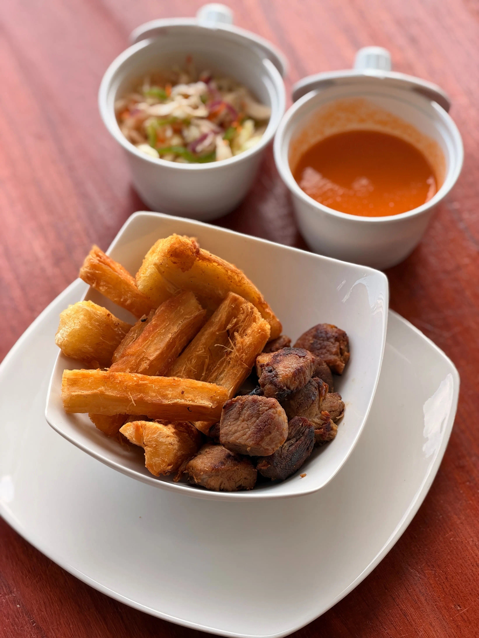 Yuca con chicharrón