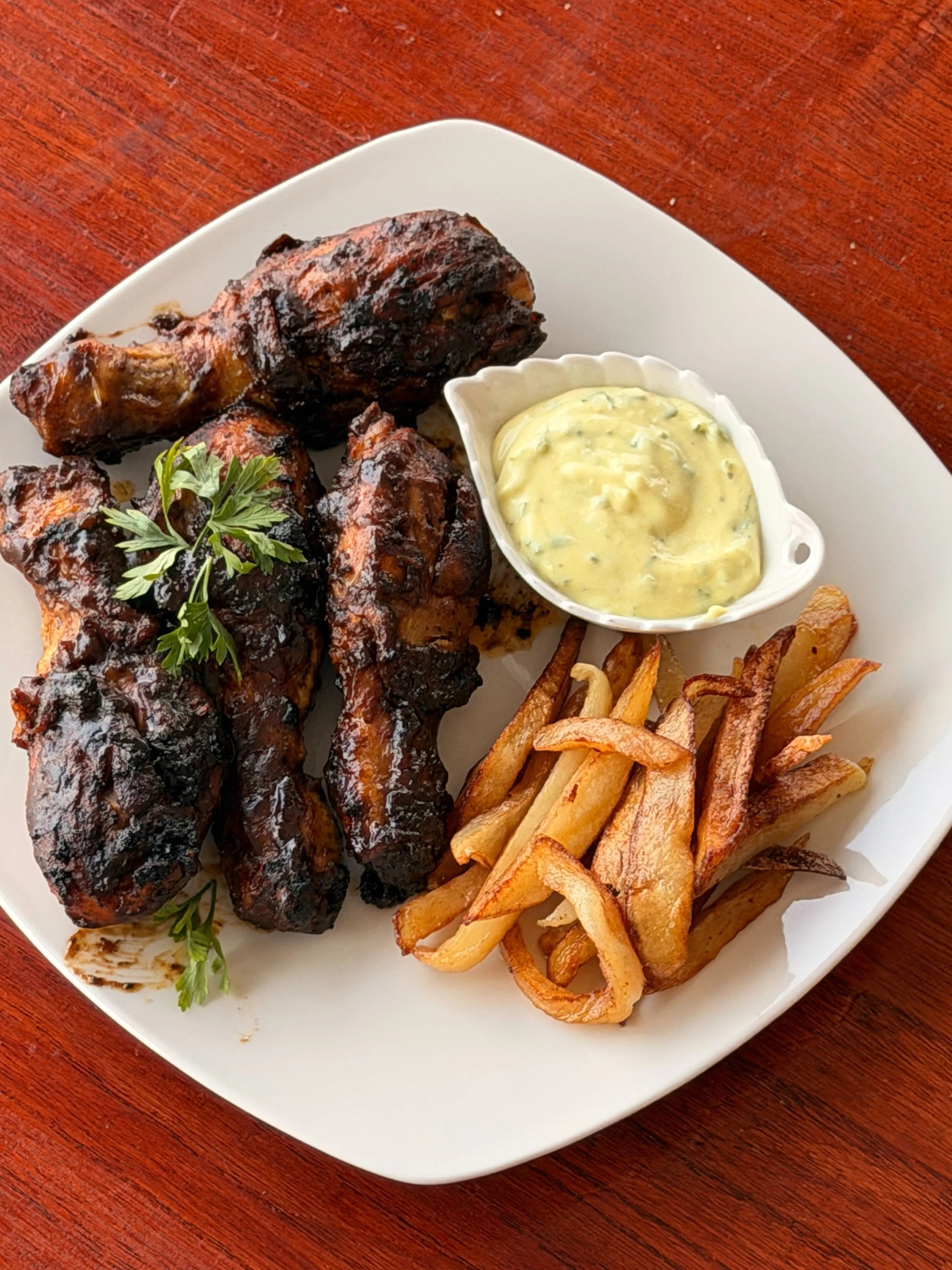 Alitas de pollo con papas